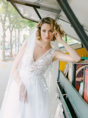 Voile de Mariée Cathédrale en Dentelle Fait Main – Élégance et Raffinement pour Votre Mariage Voile de Mariée Cathédrale en Dentelle Fait Main – Élégance et Raffinement pour Votre Mariage