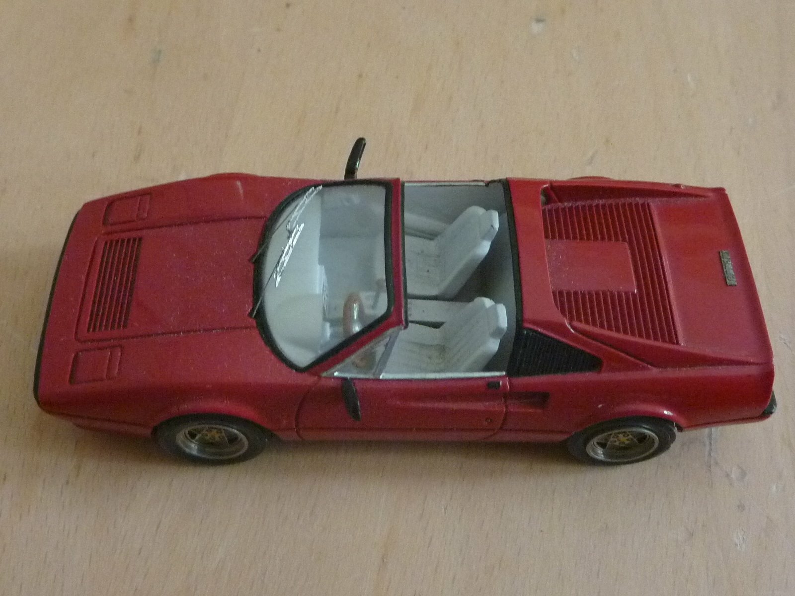 RECORD Models 1/43 Ferrari 328 GTS - Pro-Built