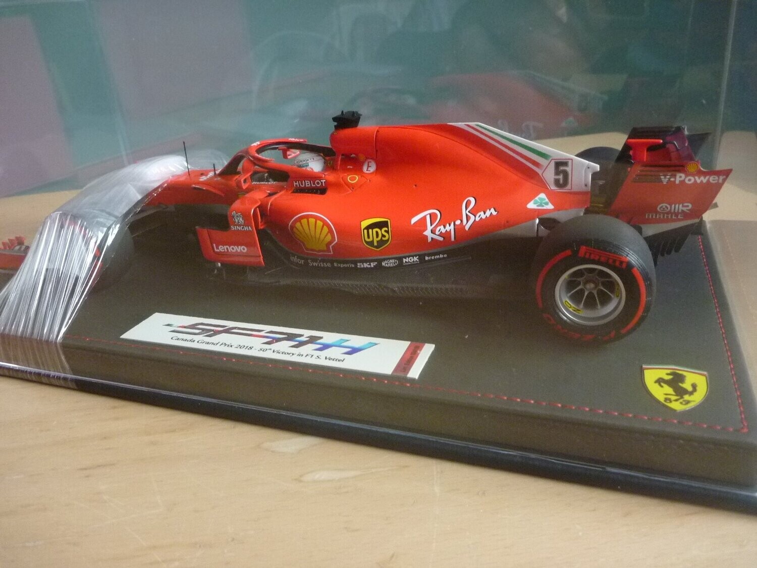 NEW BBR 1/18 SF71H - SPECIAL EDITION in suitcase