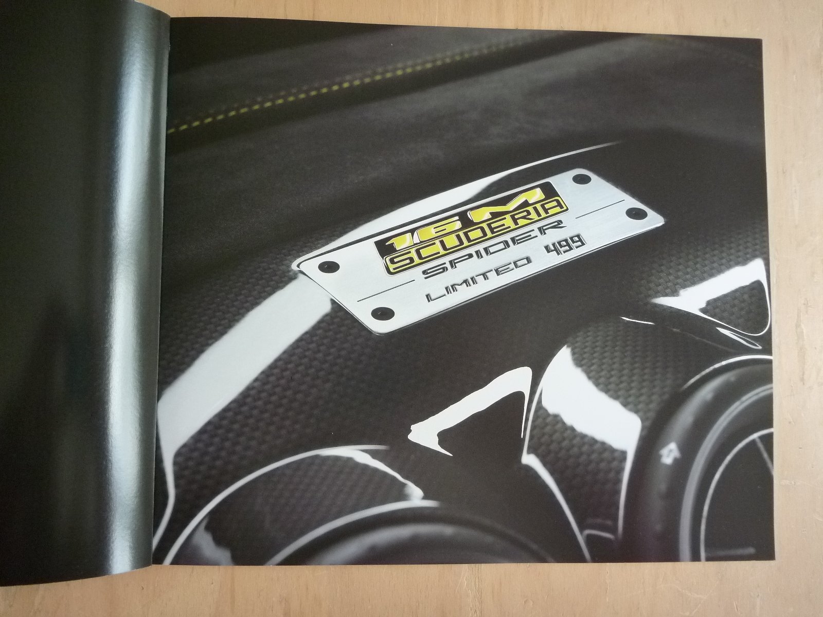 16M Ferrari Scuderia Spider brochure