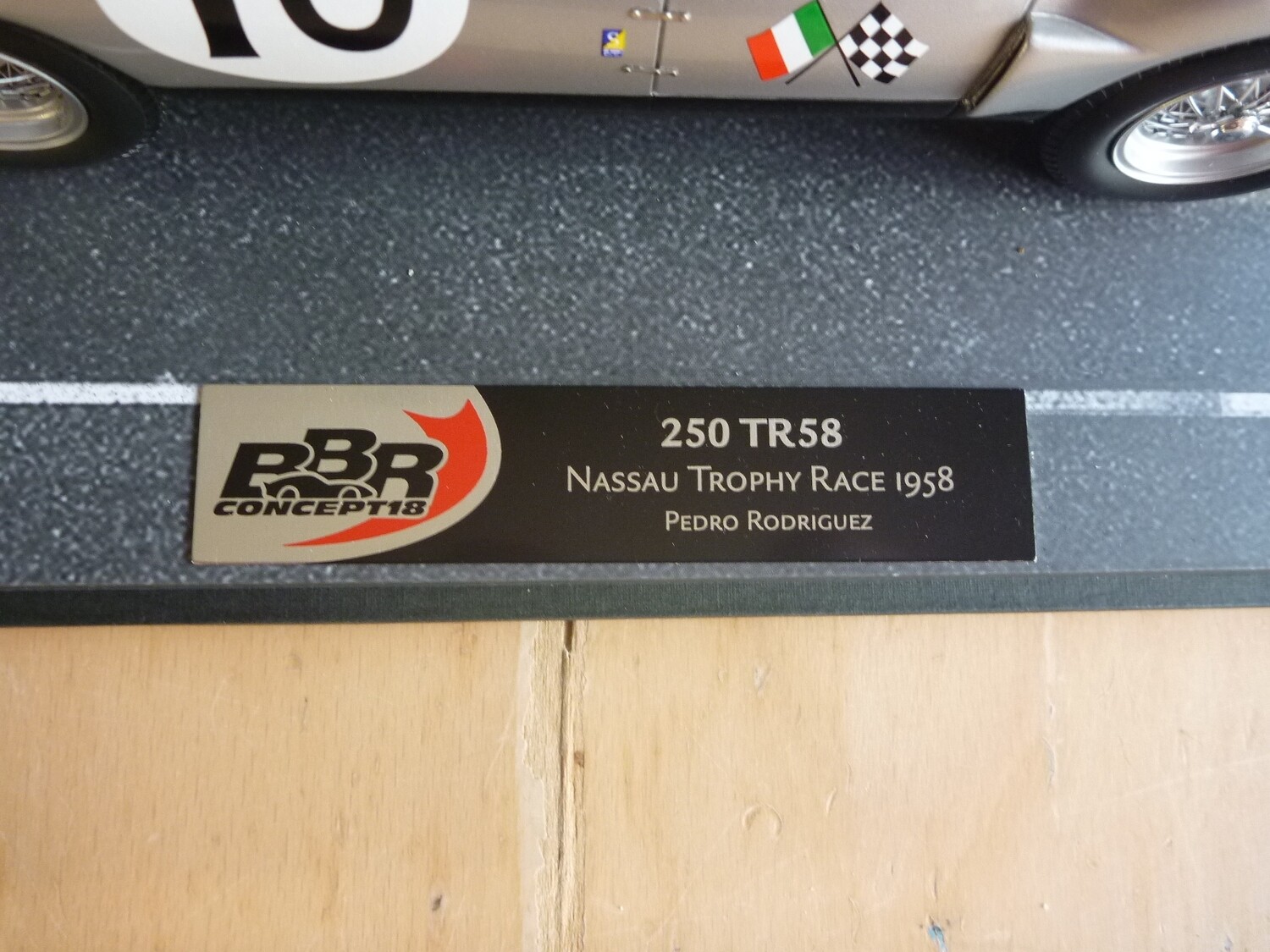 BBR (BBRC1816) 1:18 Ferrari 250 TR 58 - PEDRO RODRIGUEZ