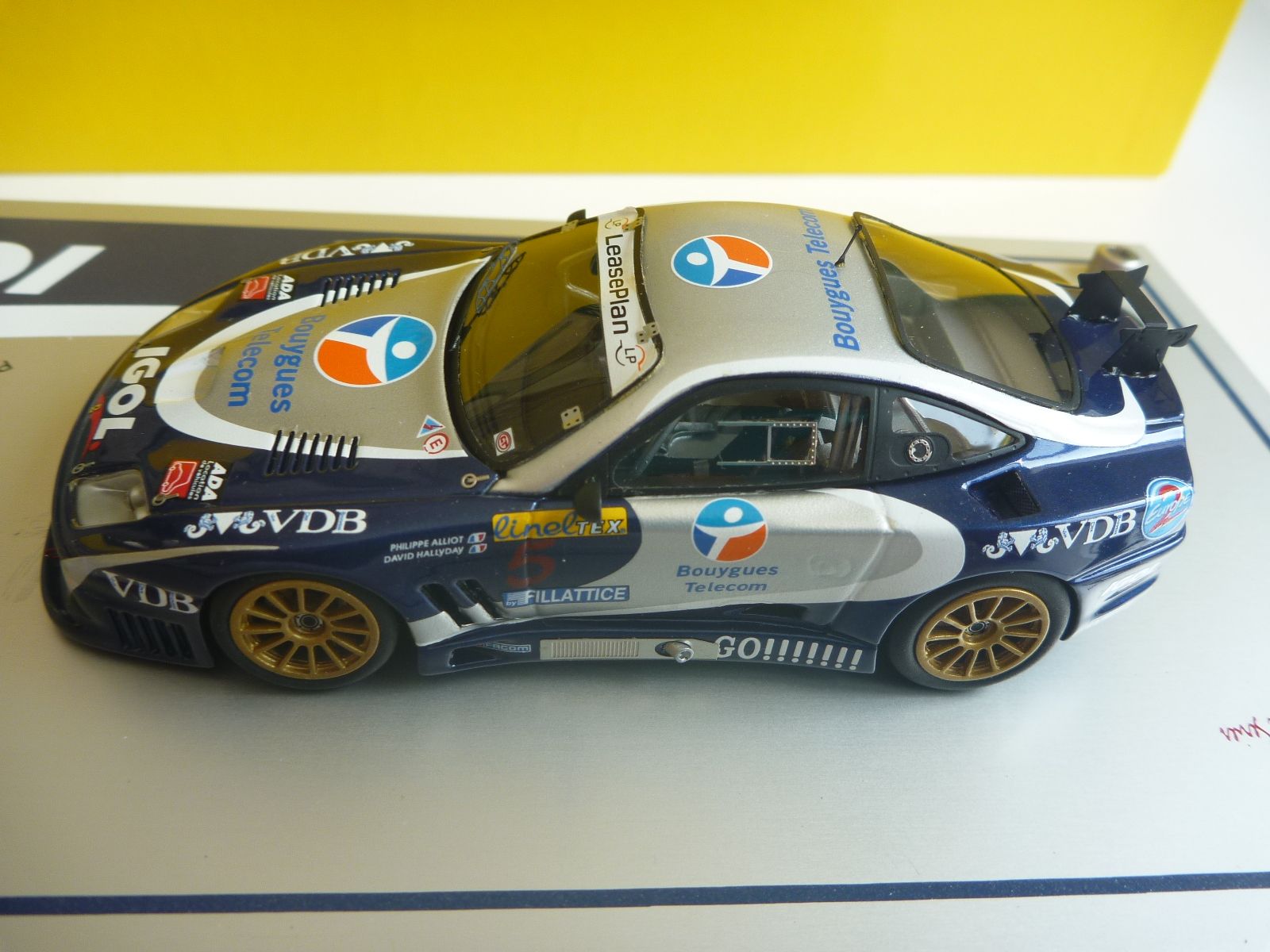 Fabulous Autobarn 1/43 Ferrari 550 Igol/Force One 2002 - #15/25 - Signed by both drivers !!