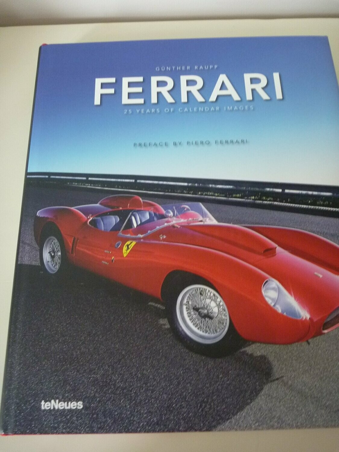 Beautiful photo book: 
