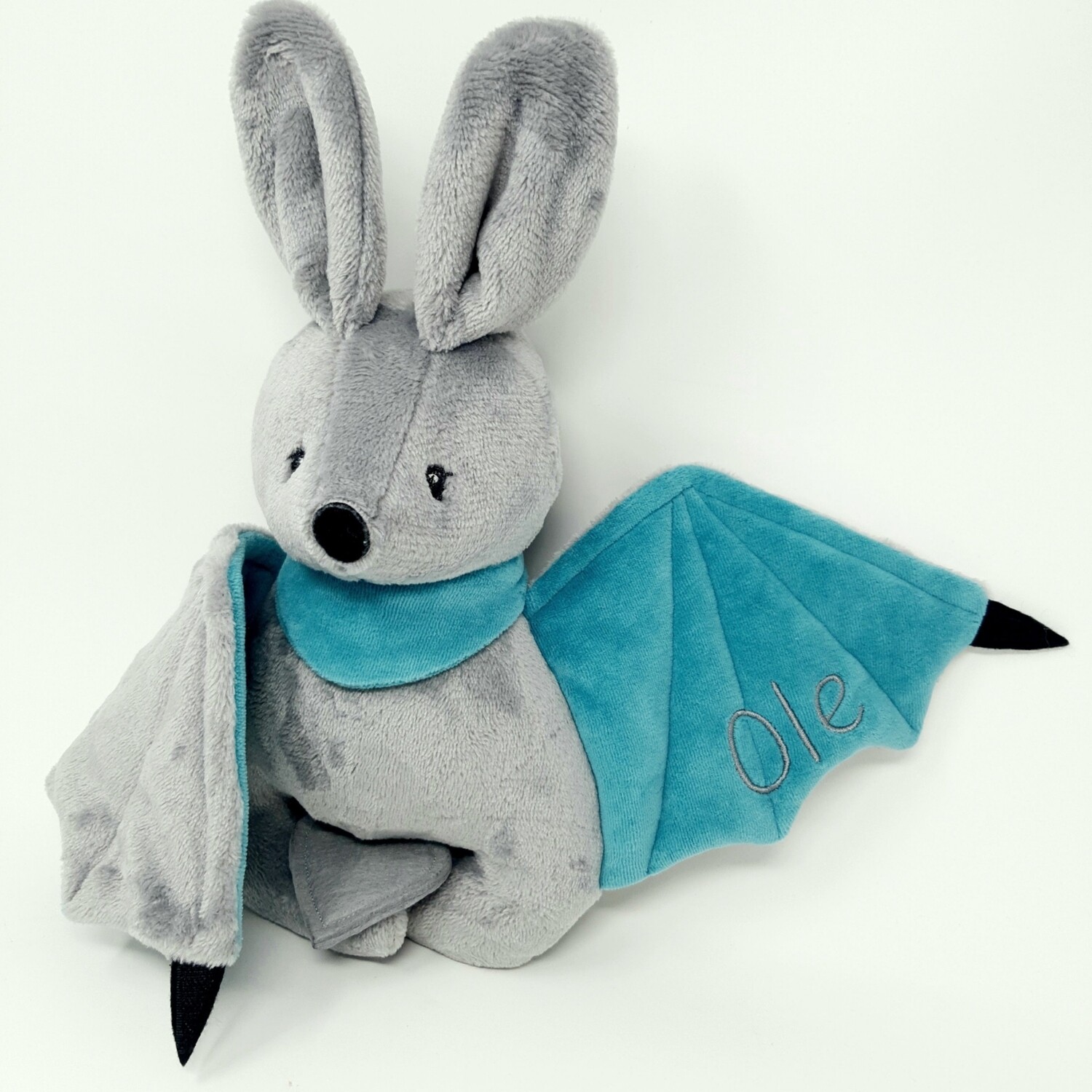 Personalisiertes Kuscheltier für Spieluhr Fledermaus grau-türkis Gr. 30 cm, Plüschtier Fledermaus mit Namen und Wunschmelodie, süßes Geschenk für Geburt, Taufe, Geburtstag