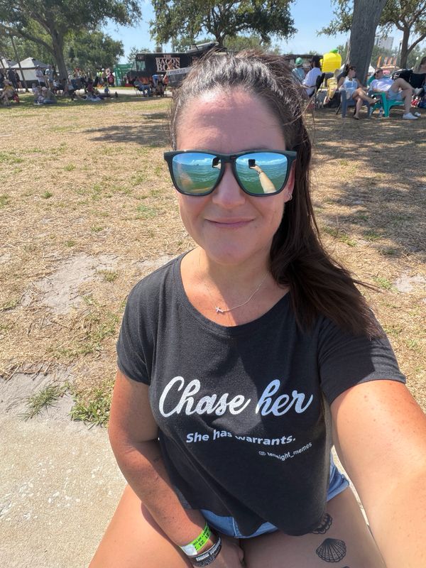 Chase Her (Woman's Crew)