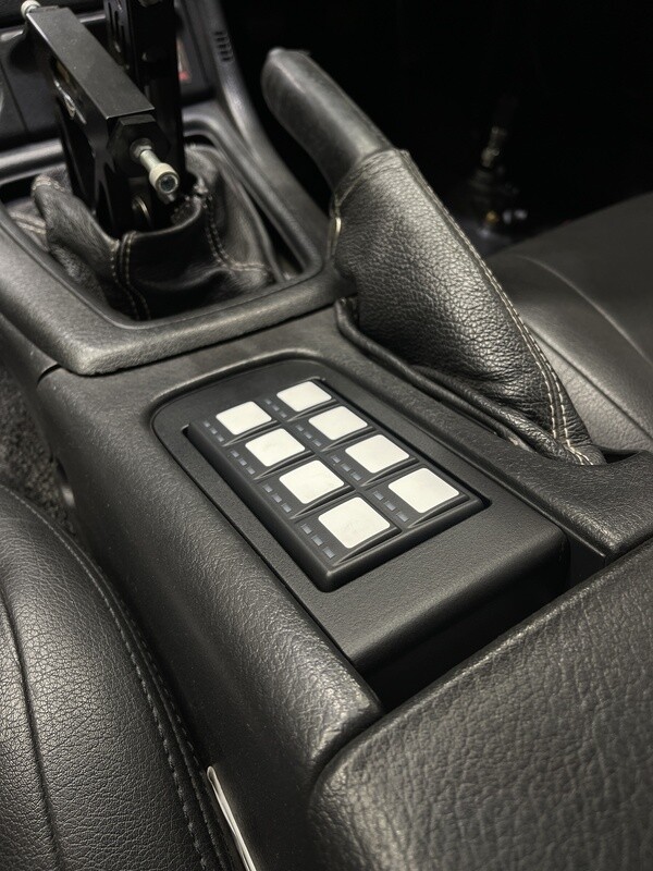 R32 8 button keypad mount