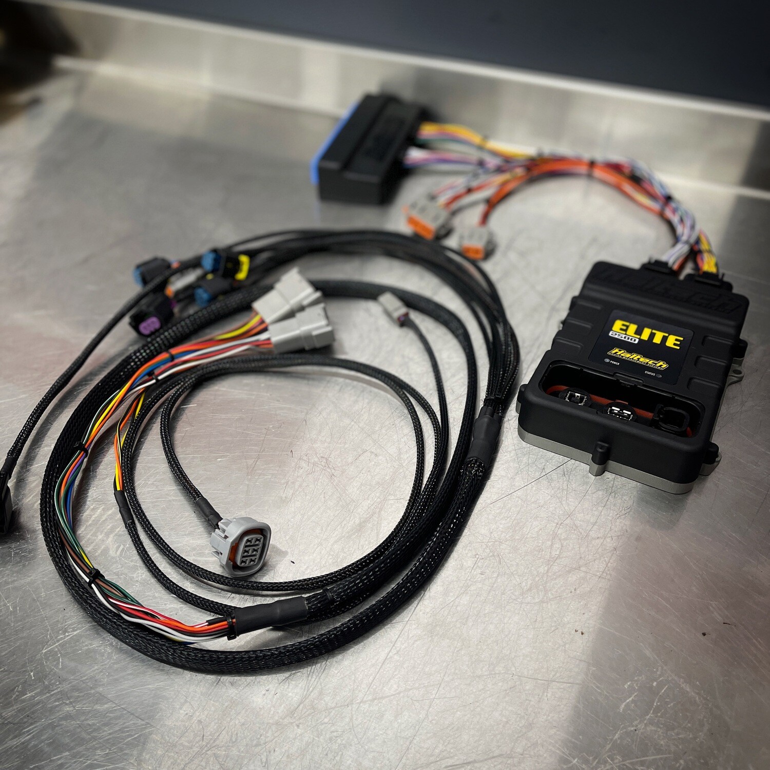 Dahtone Racing Haltech Elite 2500 R32/33/34 plug and play ECU kit