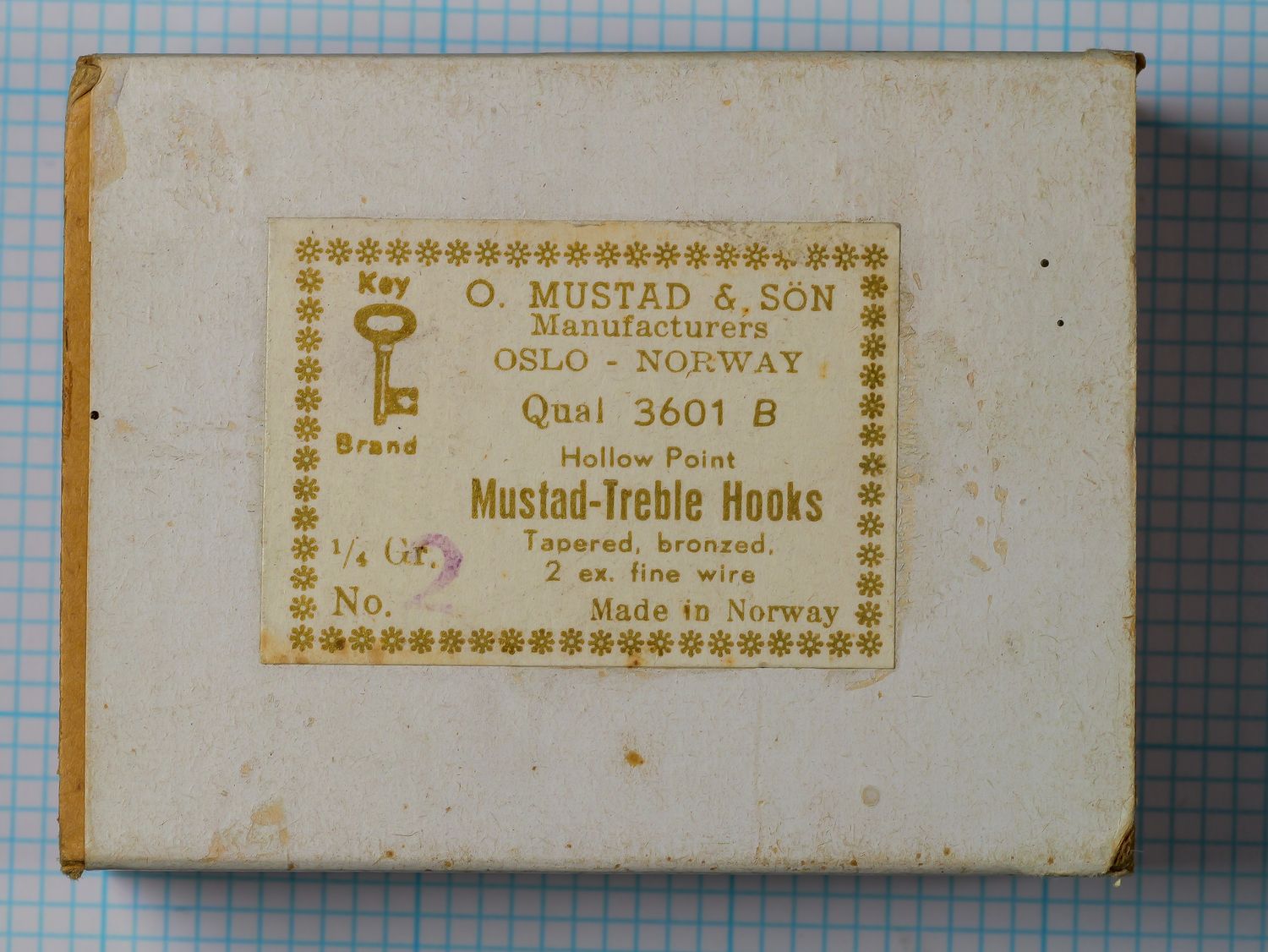 Vintage Mustad 3601 B - Treble Blind Eye, Size 2 (Box of 36) Vintage Mustad 3601 B - Treble Blind Eye, Size 2 (Box of 36)