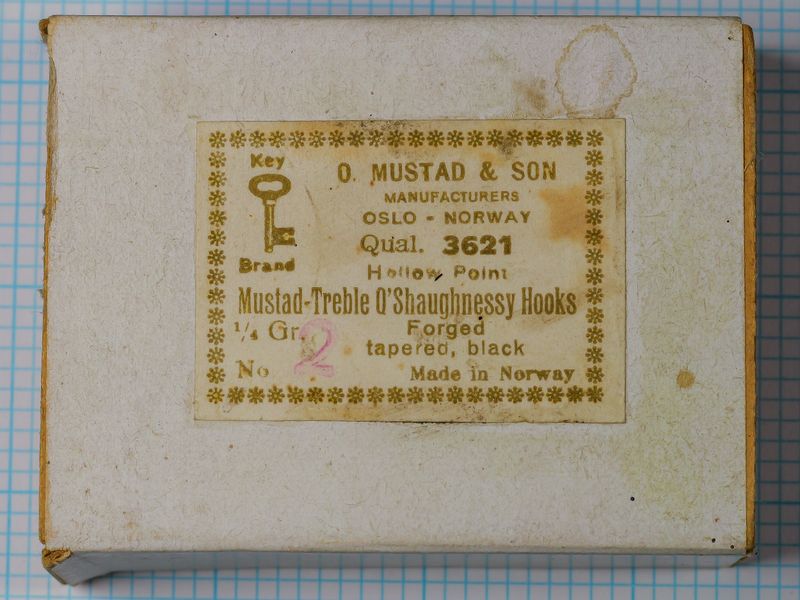 Vintage Mustad 3601 B - Treble Blind Eye, Size 2 (Box of 36)