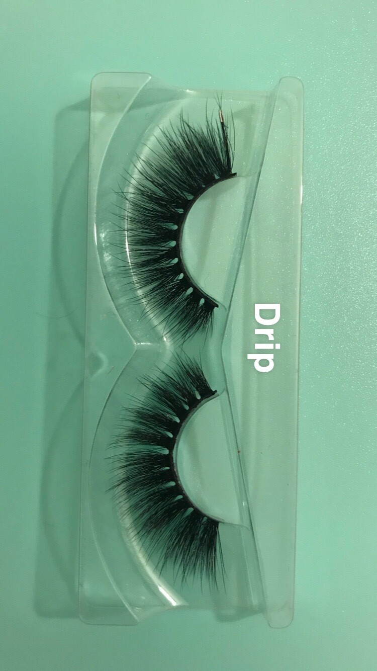 Mink eyelashes style “drip”