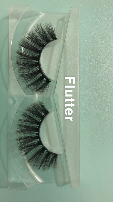 Mink eyelashes in the style “flutter”