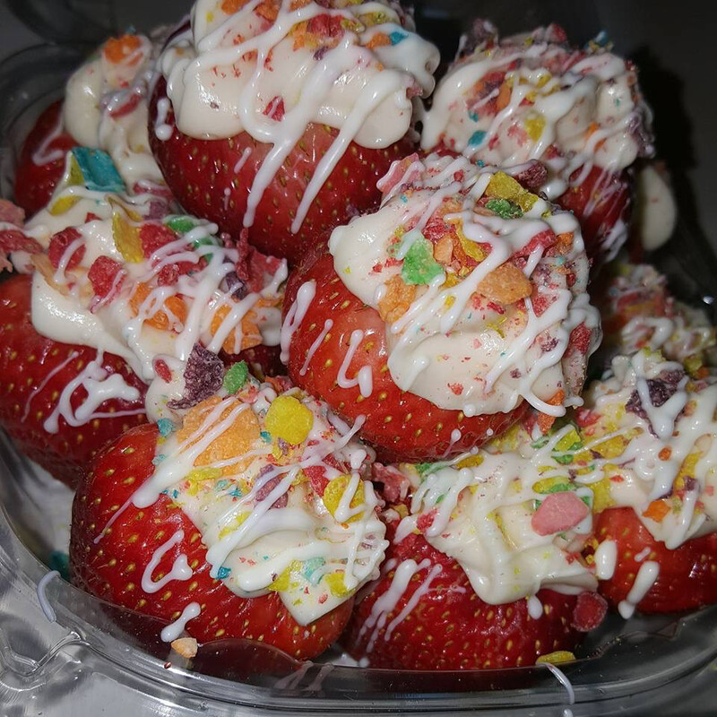 Stuffed Cheesecake Strawberries