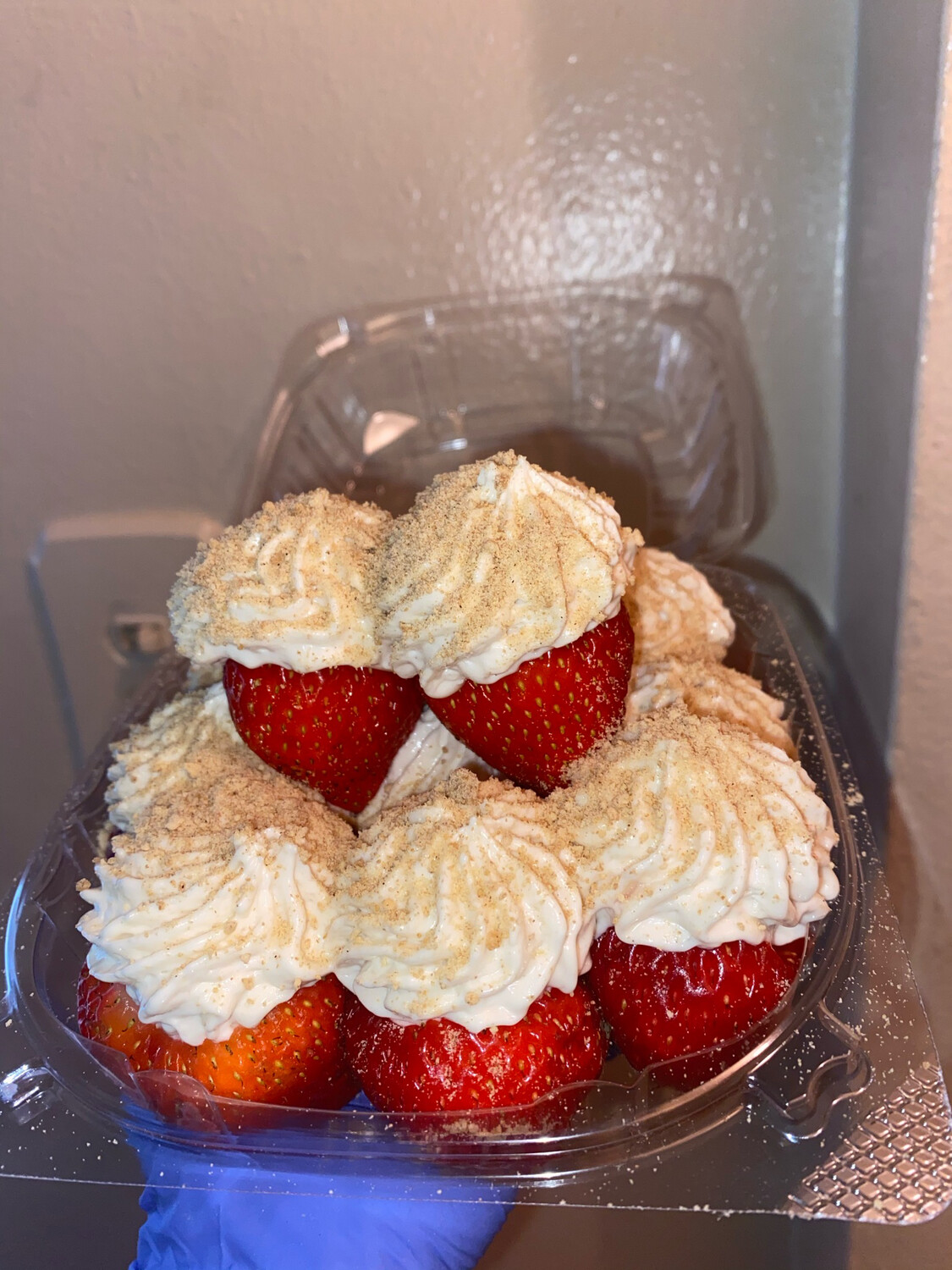 Stuffed Cheesecake Strawberries