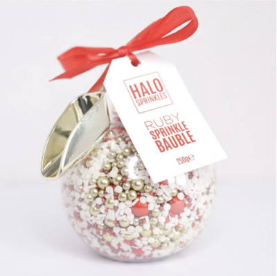 Halo Sprinkles 250γρ -RUBY SPRINKLE BAUBLE & ΣΕΣΟΥΛΑΚΙ - Μείγμα Ζαχαρωτών χριστουγεννιάτικο σε Λευκές, Χρυσές και Κόκκινες Αποχρώσεις! Halo Sprinkles 250γρ -RUBY SPRINKLE BAUBLE & ΣΕΣΟΥΛΑΚΙ - Μείγμα Ζαχαρωτών χριστουγεννιάτικο σε Λευκές, Χρυσές και Κόκκινες Αποχρώσεις!