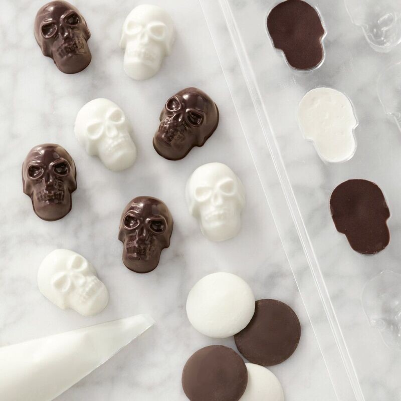 Wilton Candy Mould -MINI SKULLS - Πλαστικό Καλούπι για 24 σοκολατάκια κρανία