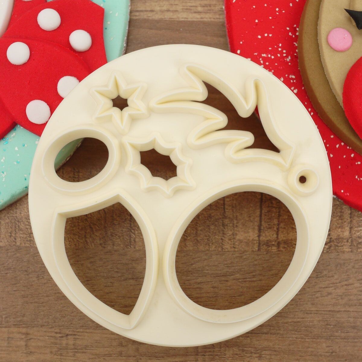 FMM Cutters -MIX &amp; MATCH CHRISTMAS TOPPER CUTTER - ΚΟΥΠ ΠΑΤ ΓΙΑ ΧΡΙΣΤΟΥΓΕΝΝΙΑΤΙΚΕΣ ΦΙΓΟΥΡΕΣ