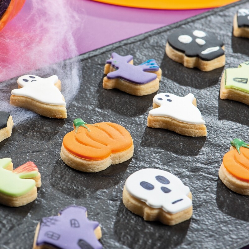 DECORA Cutters -HALLOWEEN MINI  COOKIE  CUTTERS - Σετ 6τμχ μικρά πλαστικά κουπ πατ με θέμα το Halloween