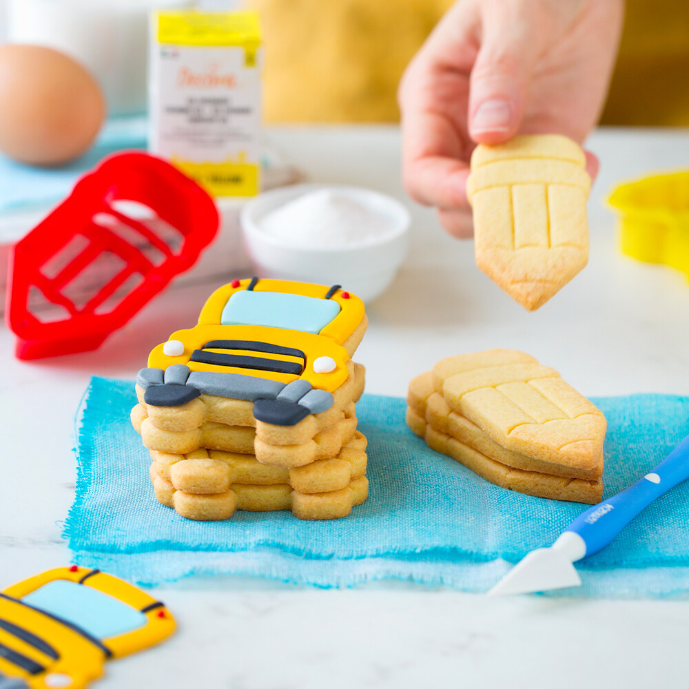 DECORA Cutters -BACK TO SCHOOL - Σετ 2 πλαστικά κουπ πατ Επιστροφή στο Σχολείο - Σχολικό και Μολύβι