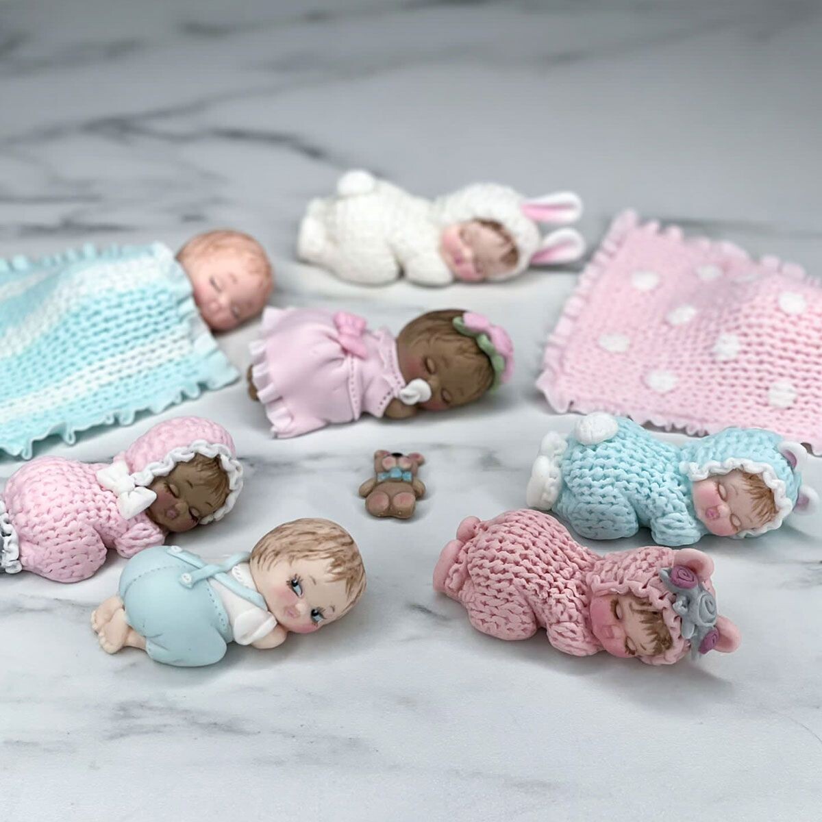 SALE!!! Karen Davies BABY -DRESSED in knitted onesie-Καλούπι Σιλικόνης Μωράκι Ντυμένο με πλεκτό Φορμάκι