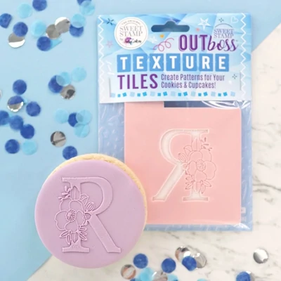 Sweet Stamp -Texture Tile -Monogram Floral -&#39;R&#39; - Σφραγίδα Μονόγραμμα με λουλούδια &#39;R&#39;