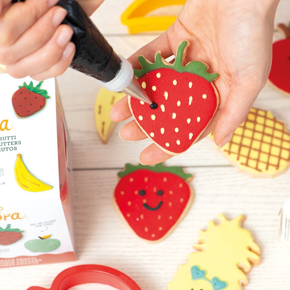 DECORA Cutters -PINEAPPLE &amp; STRAWBERRY -Σετ 2 πλαστικά κουπ πατ Ανανάς και Φράουλα