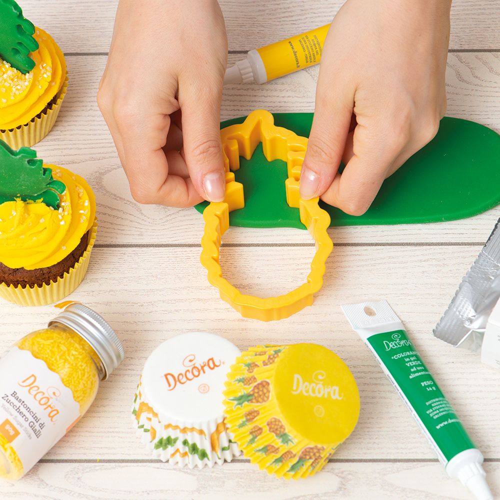 DECORA Cutters -PINEAPPLE &amp; STRAWBERRY -Σετ 2 πλαστικά κουπ πατ Ανανάς και Φράουλα