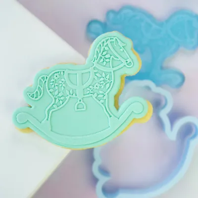 Sweet Stamp -OUTboss Stamp 'n Cut -ROCKING HORSE- Κουπ Πατ και Σφραγίδα Κουνιστό Αλογάκι Sweet Stamp -OUTboss Stamp 'n Cut -ROCKING HORSE- Κουπ Πατ και Σφραγίδα Κουνιστό Αλογάκι