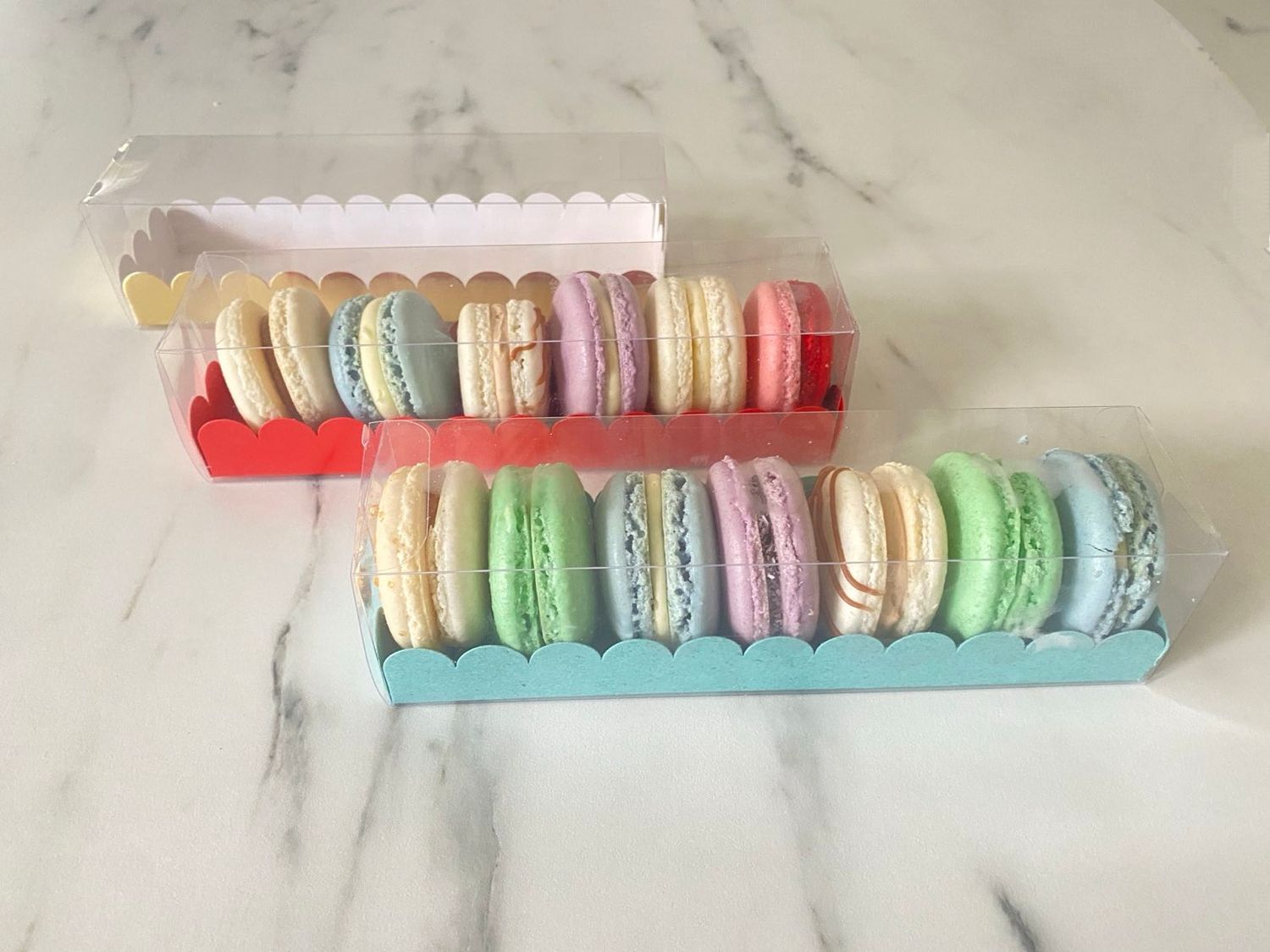 Box for MACARON -TURQUOISE 19x5x5εκ - Κουτί για Μακαρόν διάφανο με Τιρκουάζ βάση