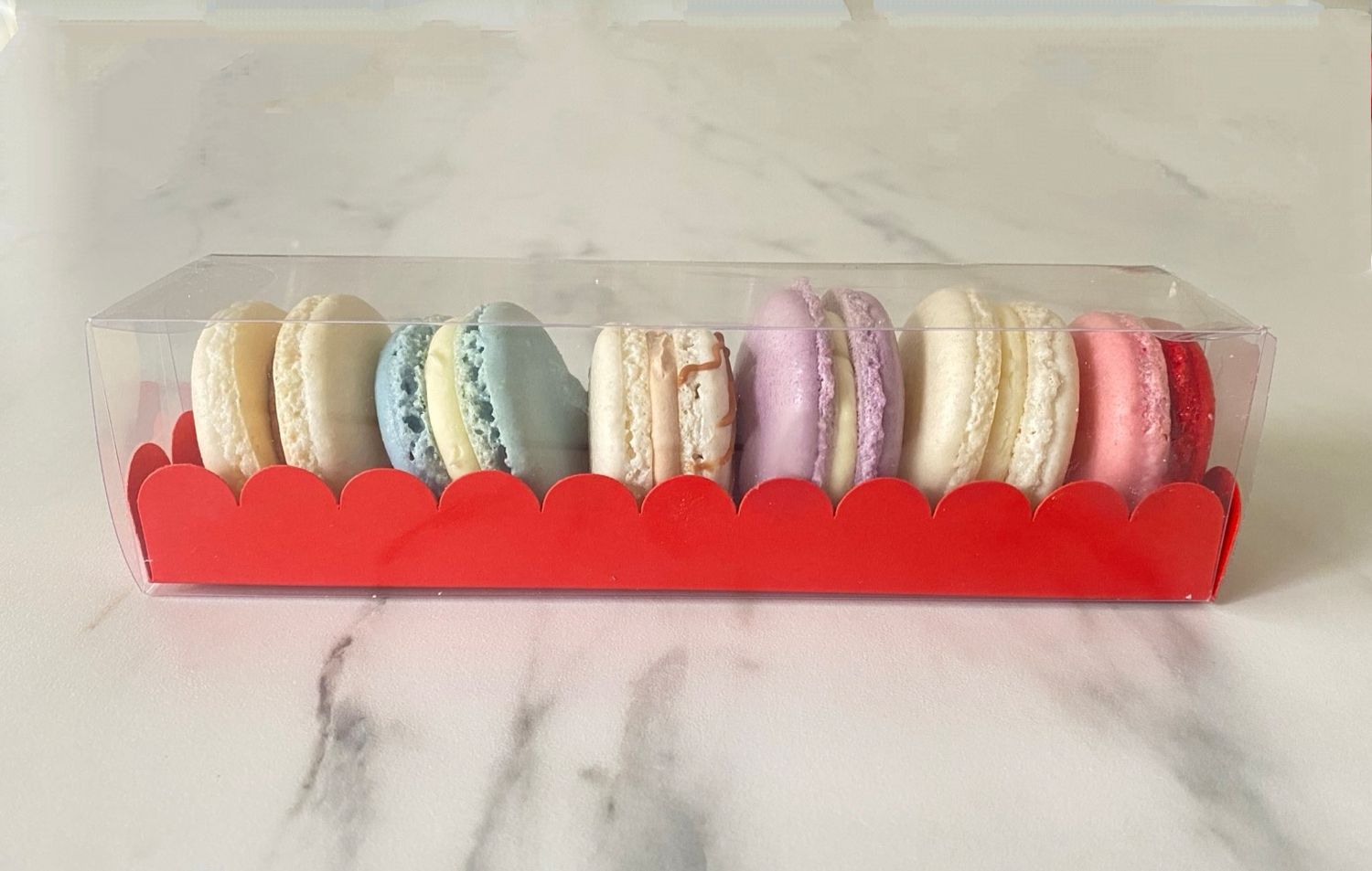 Box for MACARON -RED 19x5x5εκ - Κουτί για Μακαρόν διάφανο με κόκκινη βάση
