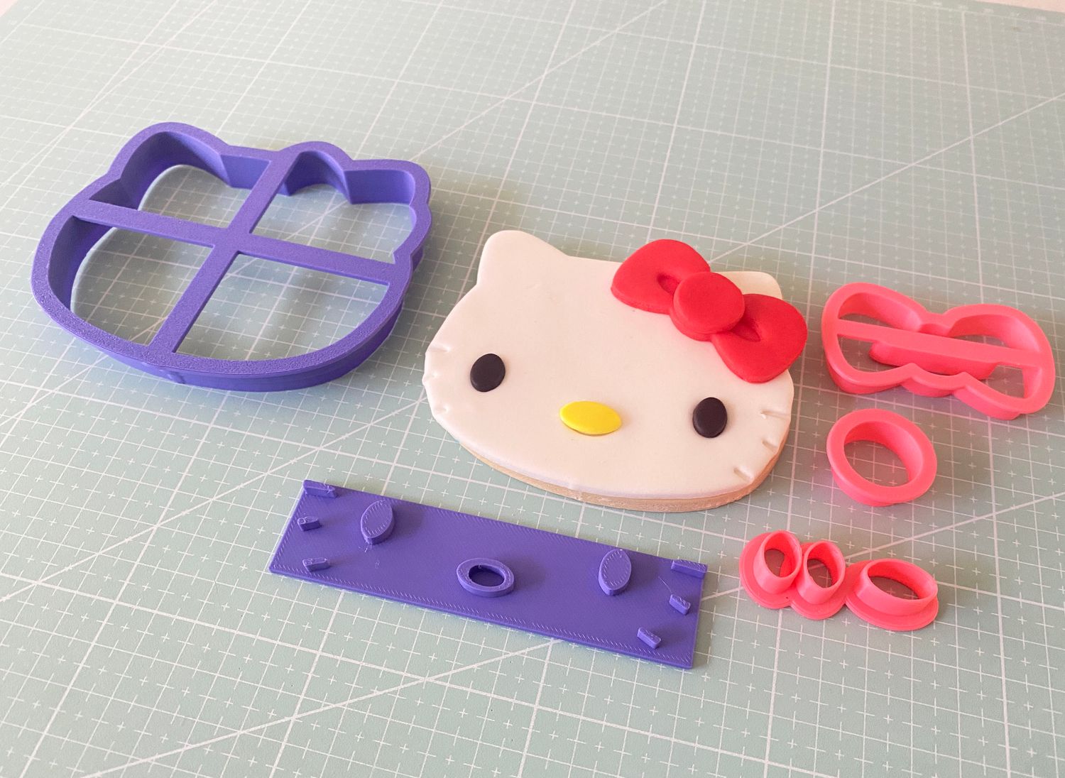 CBS Σετ 5 τμχ κουπάτ HELLO KITTY (ΚΕΦΑΛΙ) 8εκ, 9εκ ή 10εκ