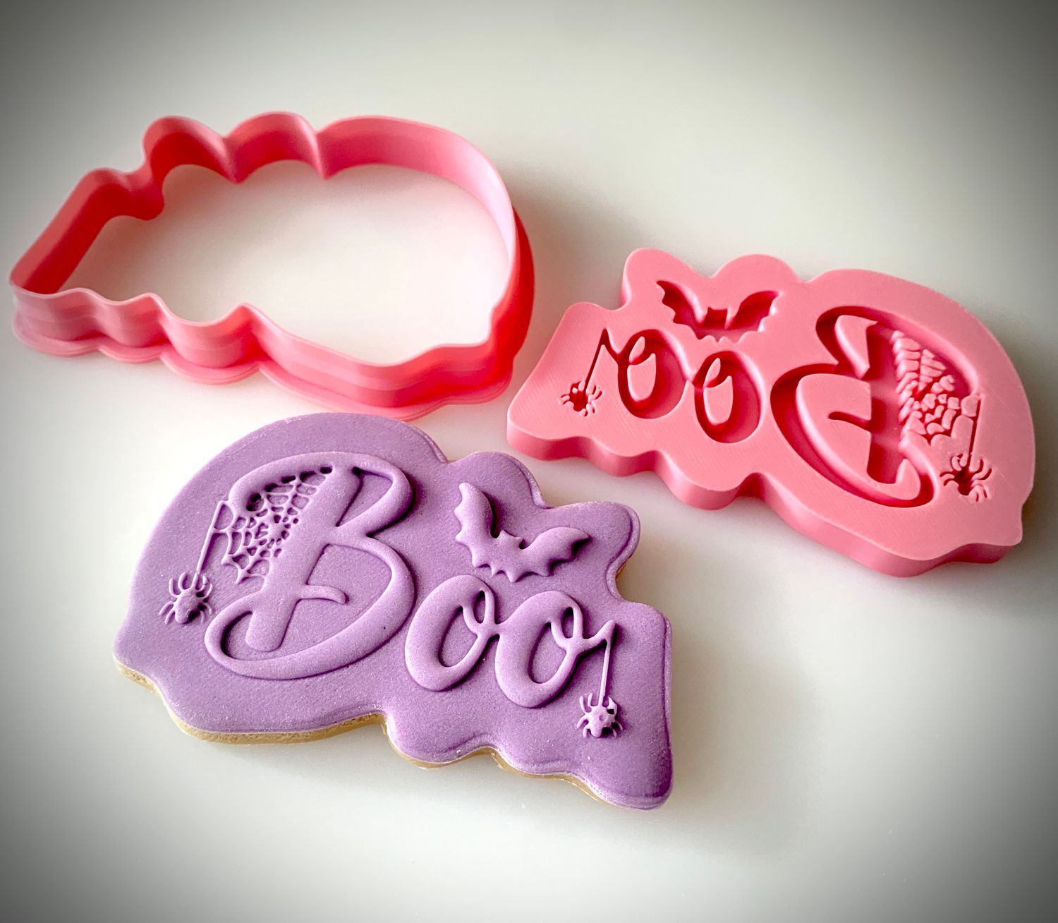 CBS Stamp &amp; Cutter &#39;BOO&#39; EMBOSS Κουπάτ &amp; Σφραγίδα 9εκ, 10εκ, 11εκ
