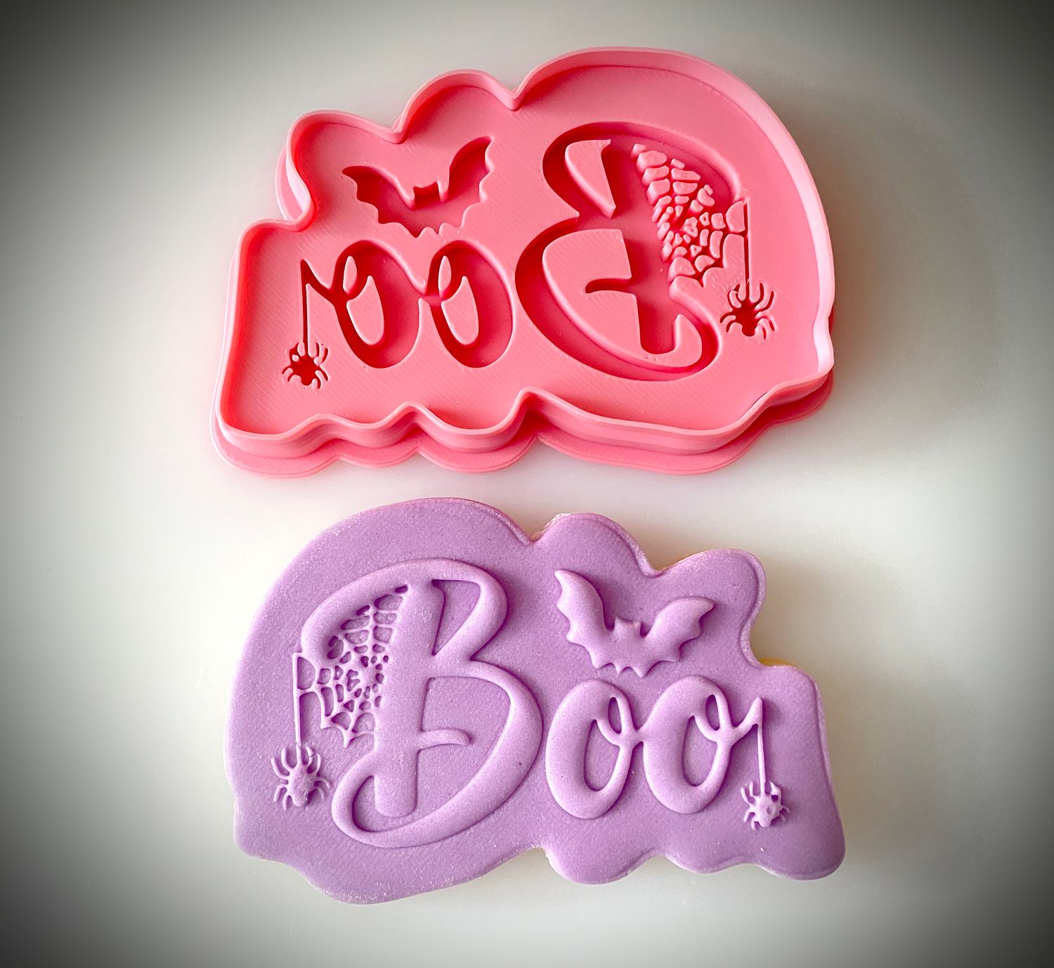 CBS Stamp &amp; Cutter &#39;BOO&#39; EMBOSS Κουπάτ &amp; Σφραγίδα 9εκ, 10εκ, 11εκ