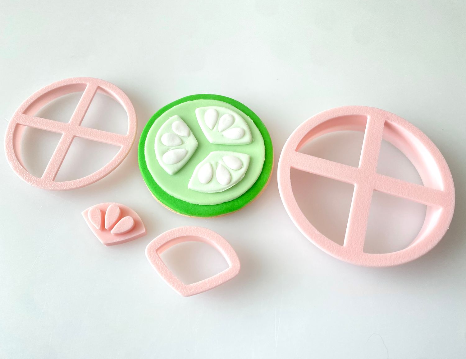 CBS Σετ 4τμχ κουπάτ CUCUMBER SLICE 4εκ, 5εκ, 6εκ -Κουπάτ Φέτα Αγγουριού