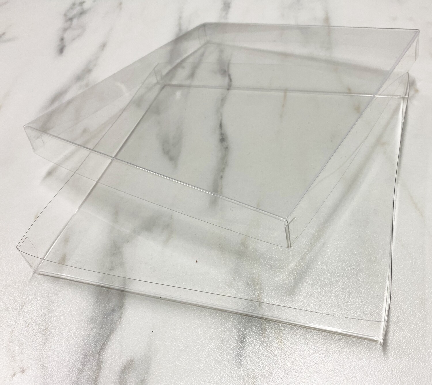 CLEAR LIDDED BOX for COOKIES  - Διάφανο Τετράγωνο Κουτί για μπισκότα με καπάκι 18εκ x 18εκ x 2εκ - ΜΟΝΟ ΓΙΑ ΠΑΡΑΛΑΒΗ ΑΠΟ ΤΟ ΚΑΤΑΣΤΗΜΑ