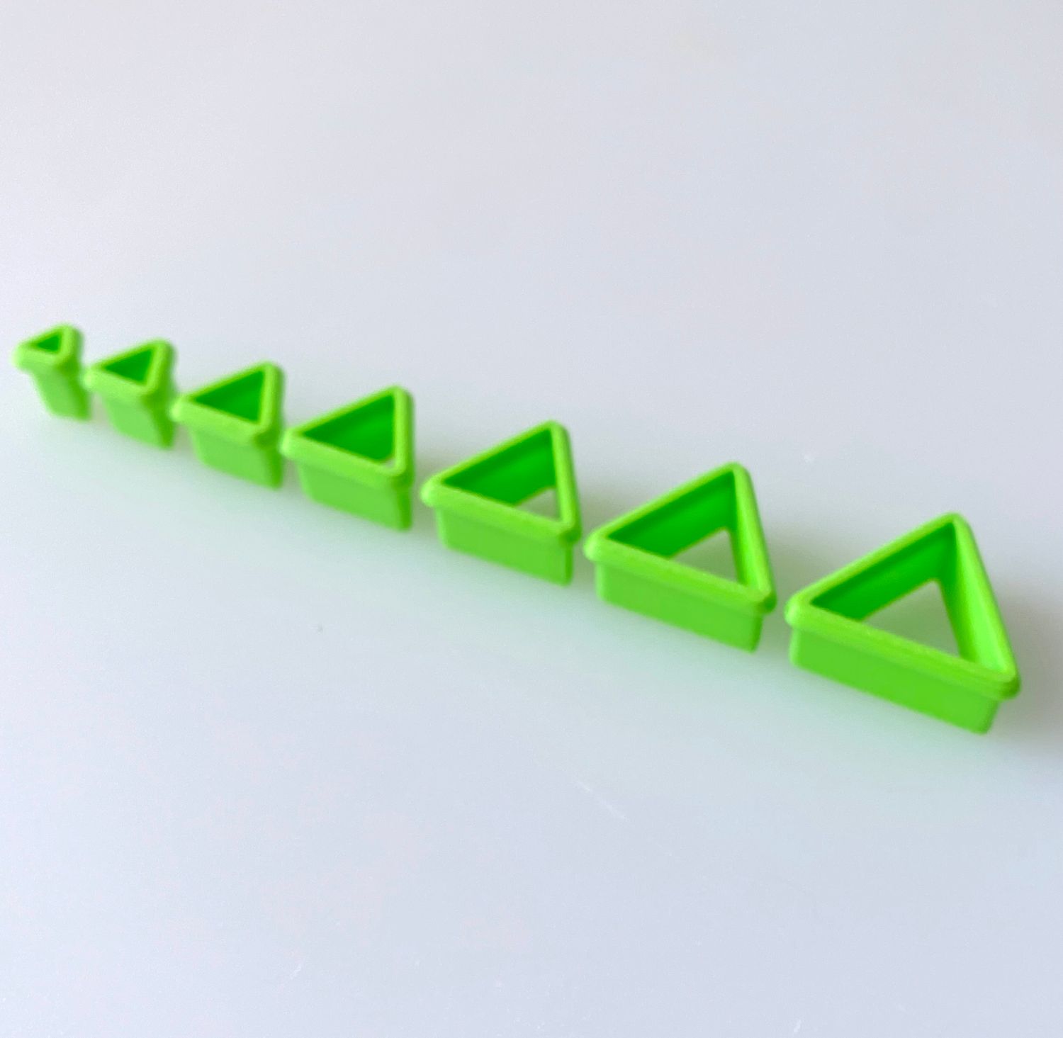CBS Geo-Cutters -EQUILATERAL TRIANGLE- Σετ 7 Ισόπλευρο Τρίγωνο 0.5-2εκ