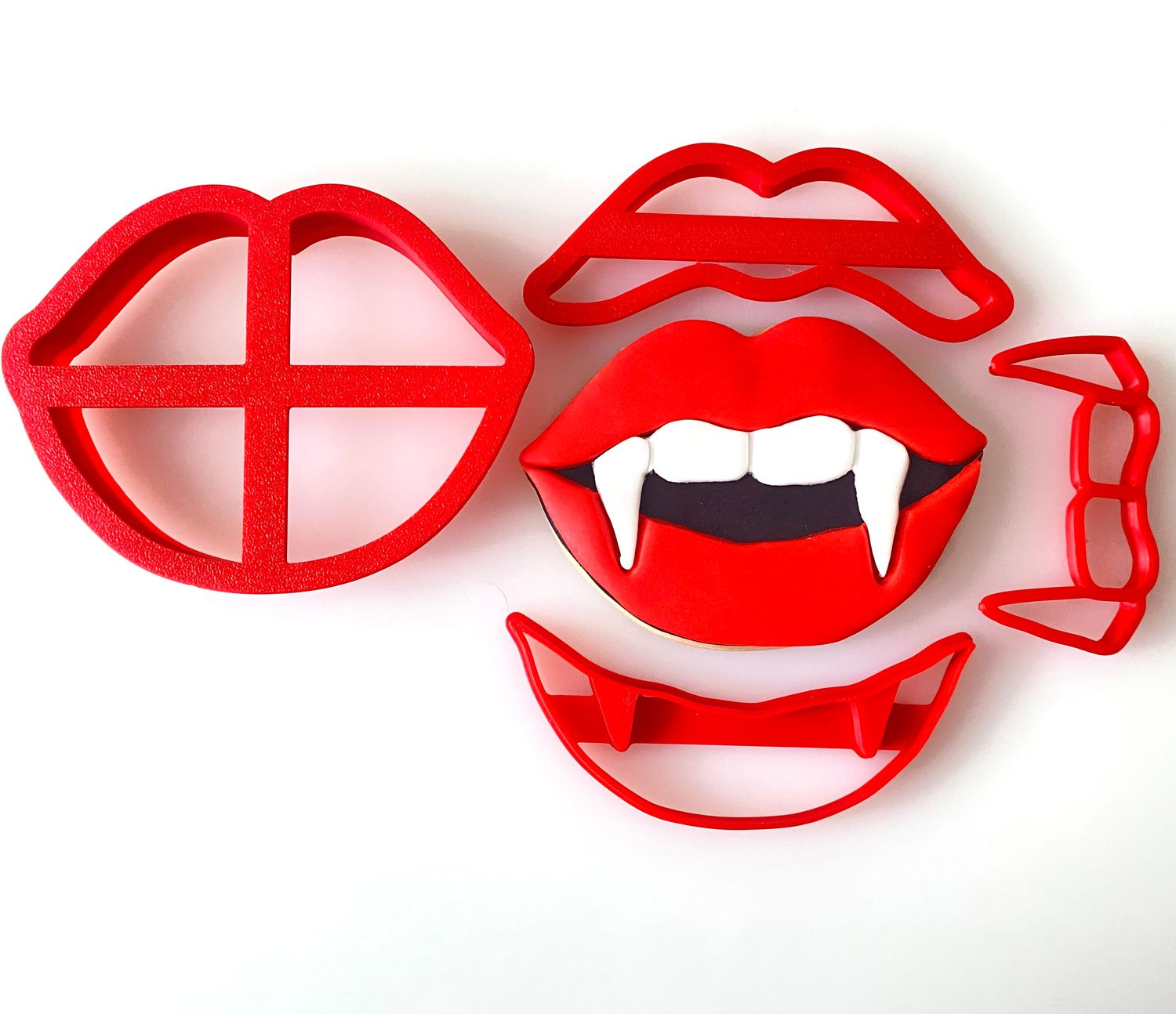 CBS Σετ 4 τμχ κουπάτ  VAMPIRE LIPS 7εκ, 8εκ ή 9εκ- Χείλη Βαμπίρ