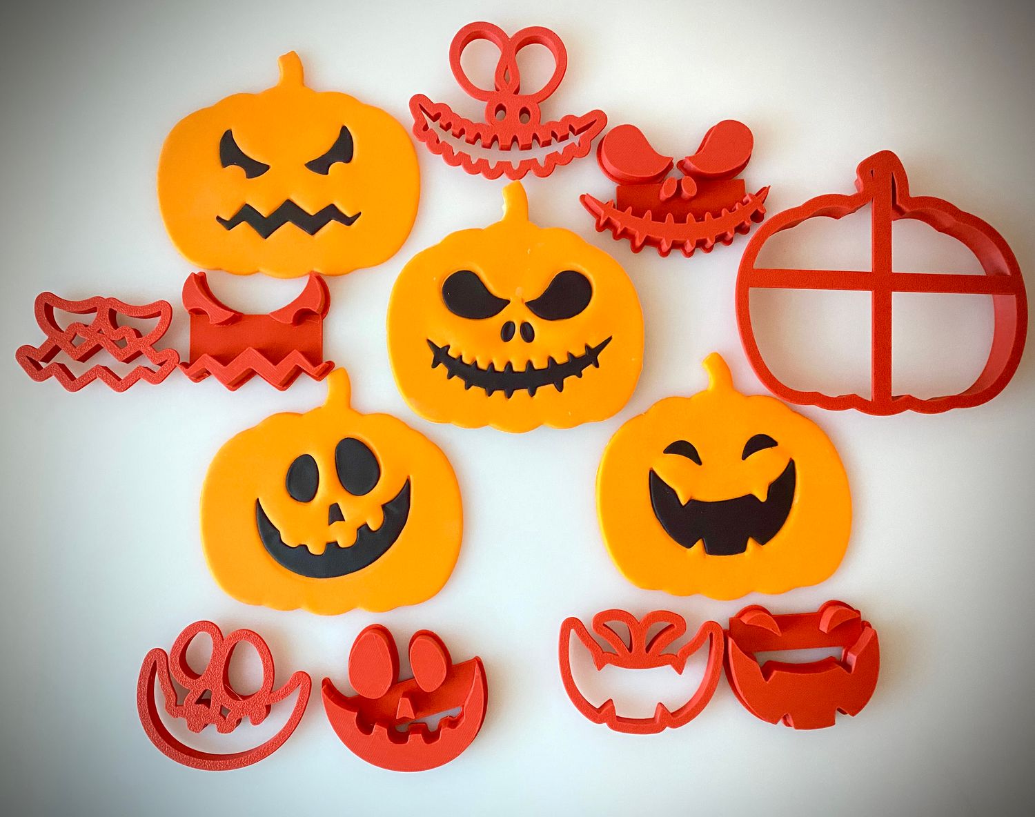 CBS Σετ 9 τμχ κουπάτ PUMPKIN WITH FACES 8εκ, 9εκ, 10εκ - Κολοκύθα Πρόσωπα
