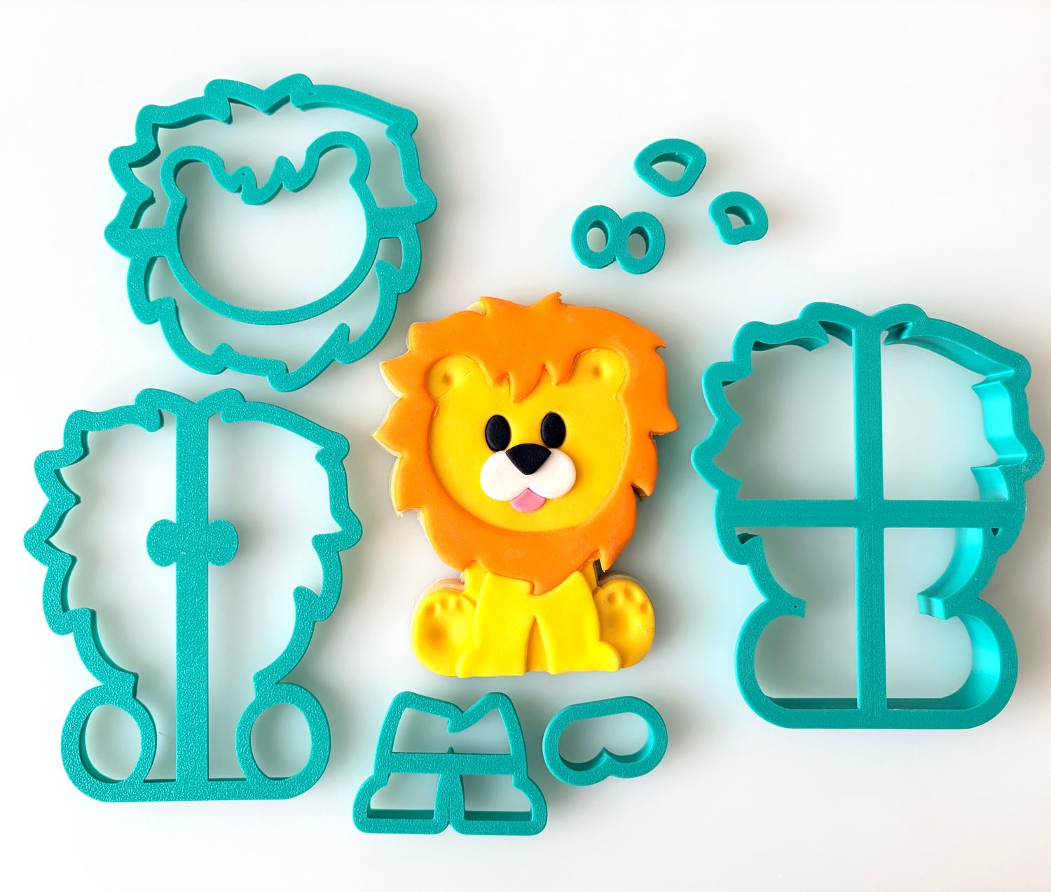 CBS Σετ 8 τμχ κουπάτ BABY LION 9εκ ή 10εκ - Λιοντάρι