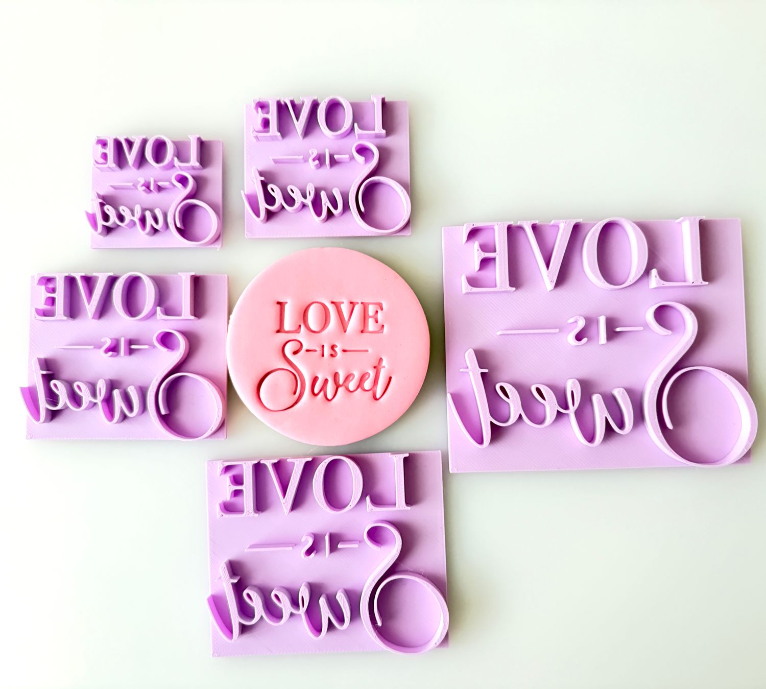 CBS Stamps 'Love is Sweet' Σφραγίδα. Σχέδιο 1