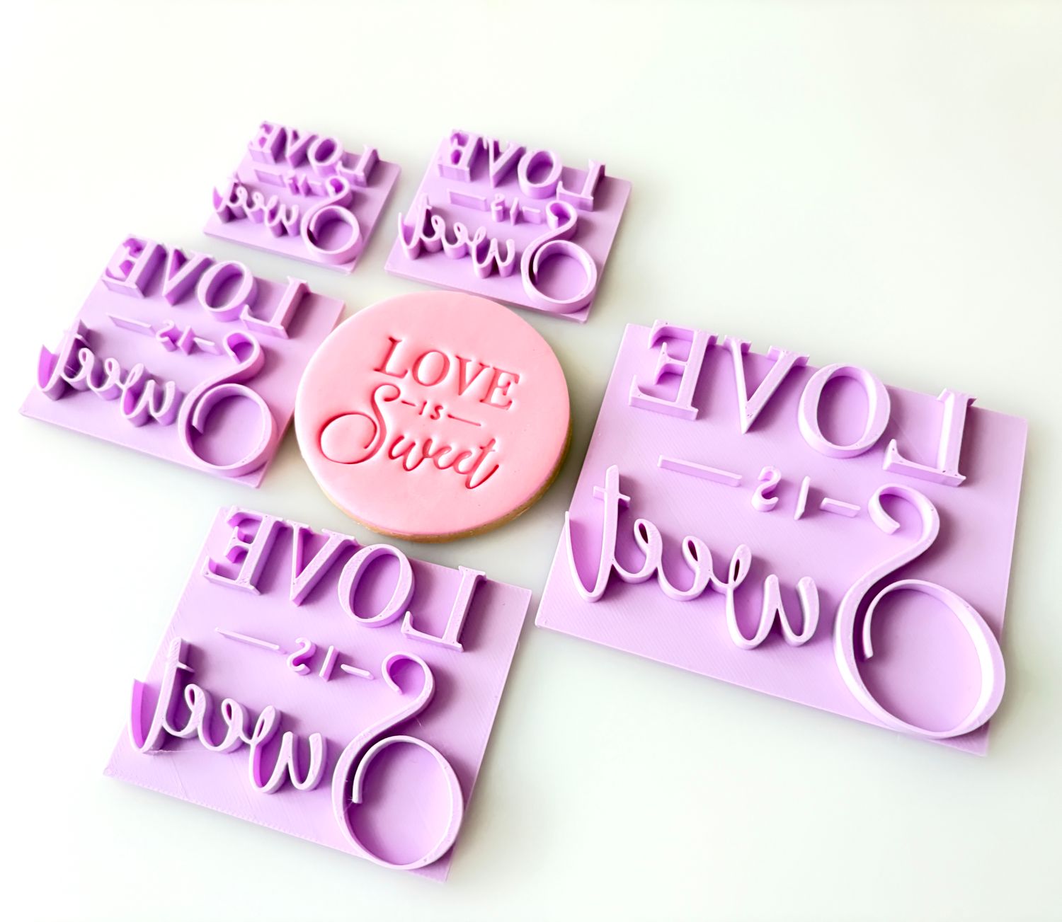 CBS Stamps 'Love is Sweet' Σφραγίδα. Σχέδιο 1