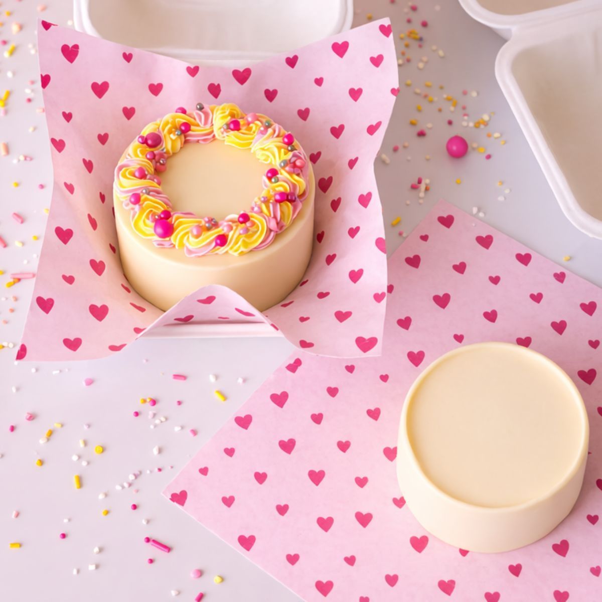 Bento Box Liner PINK HEARTS 50τμχ- Λαδόκολλα Ροζ με Καρδιές