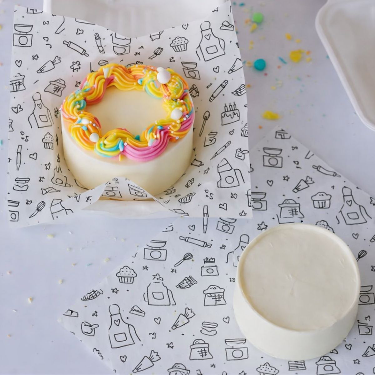 Bento Box Liner BAKING FUN 50τμχ-Λαδόκολλα με φόντο αξεσουάρ ψησίματος