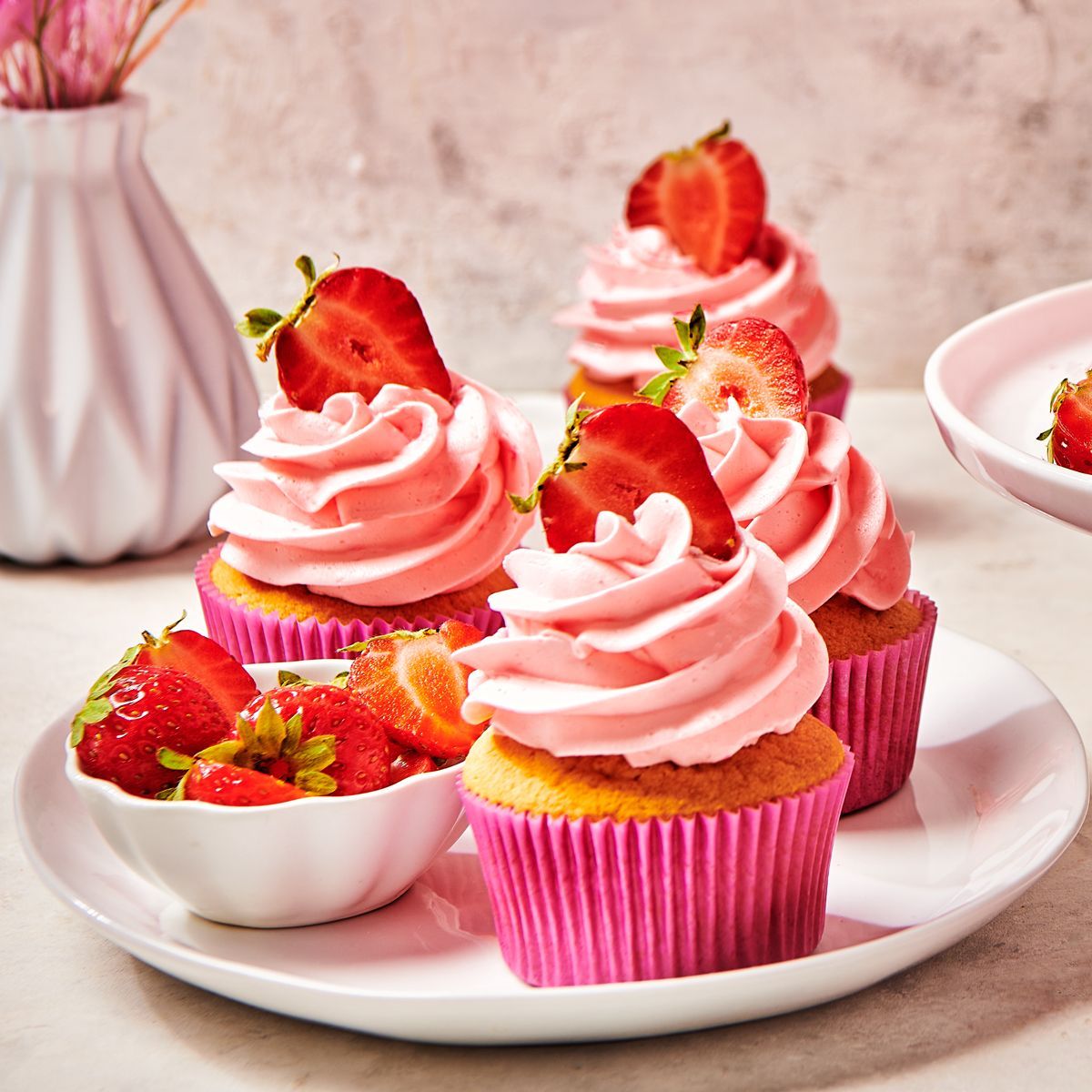 FunCakes Mix for ENCHANTED CREAM -STRAWBERRY 450γρ - Μείγμα για Απαλή Βελούδινη Κρέμα με Γεύση Φράουλα