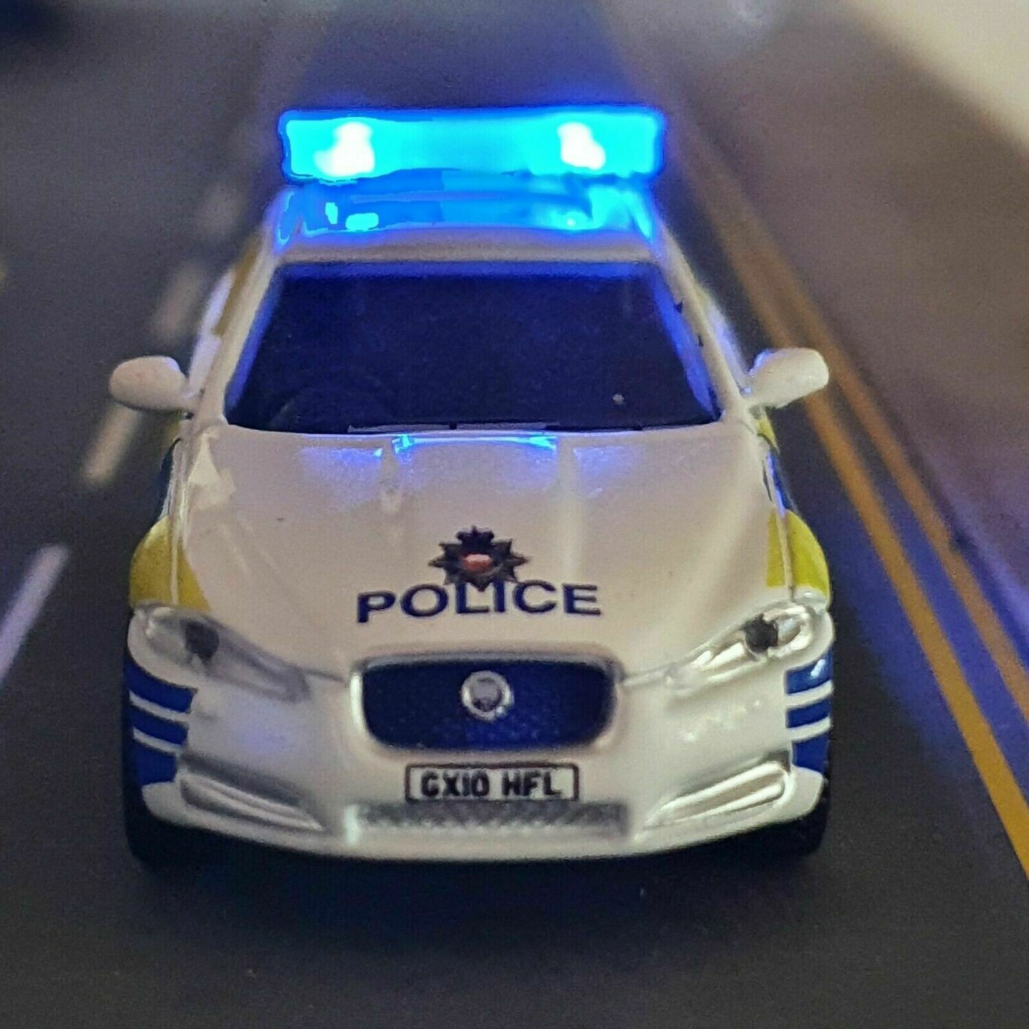 76XF008 - Surry Police Jaguar XF with Leigh Models and Hobbies Light Bar