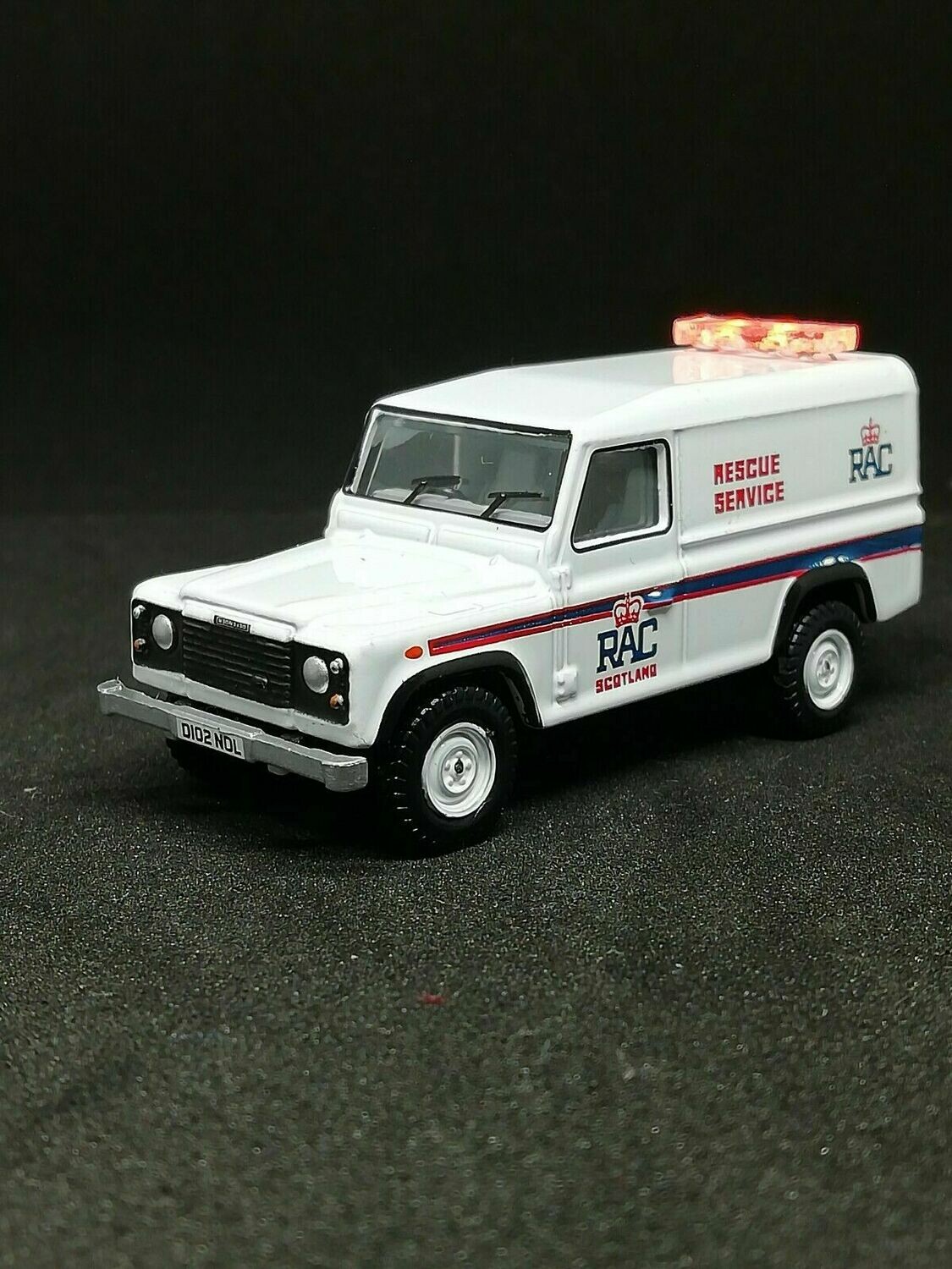 76DEF015 - Landrover Defender  RAC with Leigh Models and Hobbies Light Bar