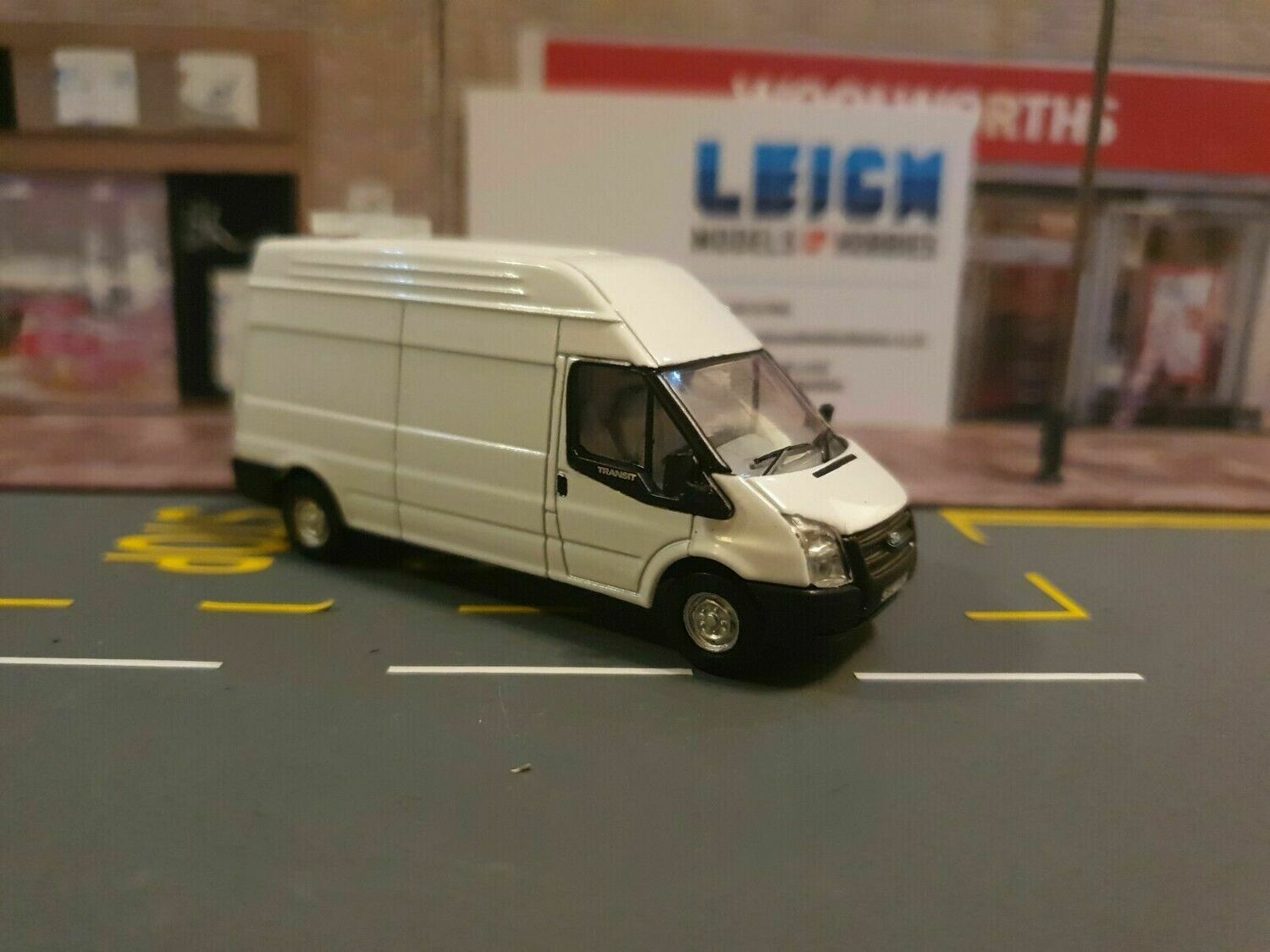 76FT006 - Ford  Transit Frozen White LWB High Top with Leigh Models and Hobbies Light Bar