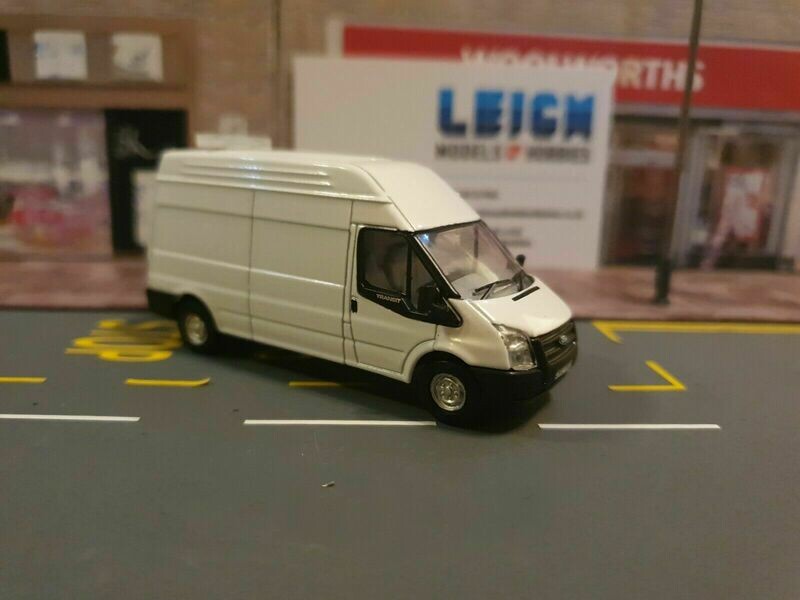 76FT006 - Ford  Transit Frozen White LWB High Top with Leigh Models and Hobbies Light Bar
