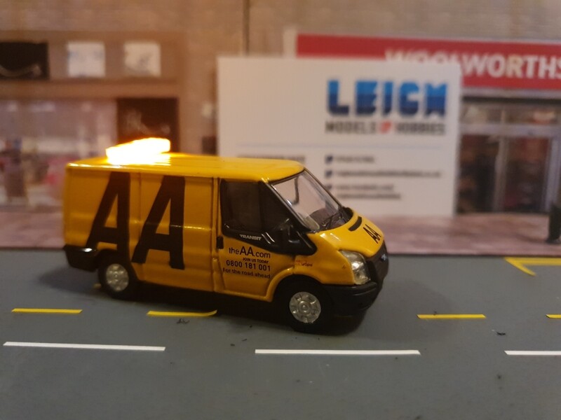 76FT033 - Ford Transit MK5 AA with Leigh Models and Hobbies Light Bar