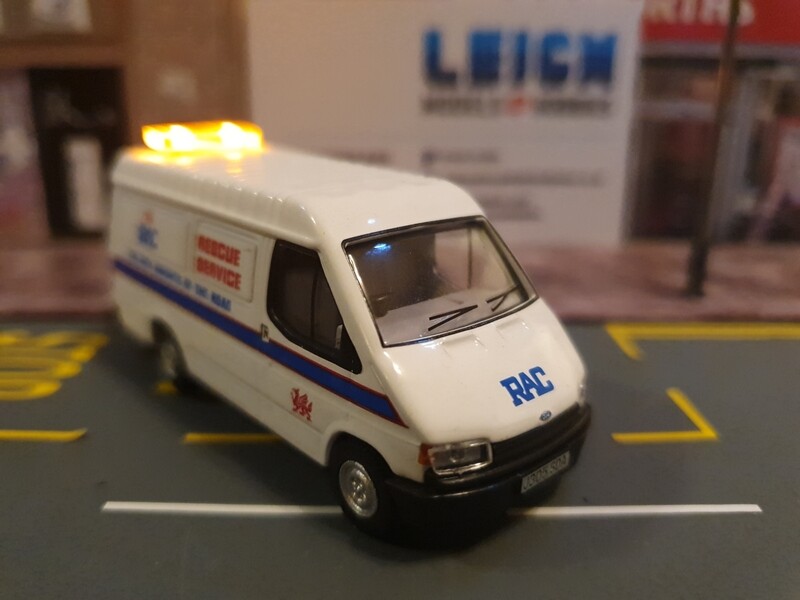 76FT3006 - Ford Transit MK3 RAC with Leigh Models and Hobbies Light Bar