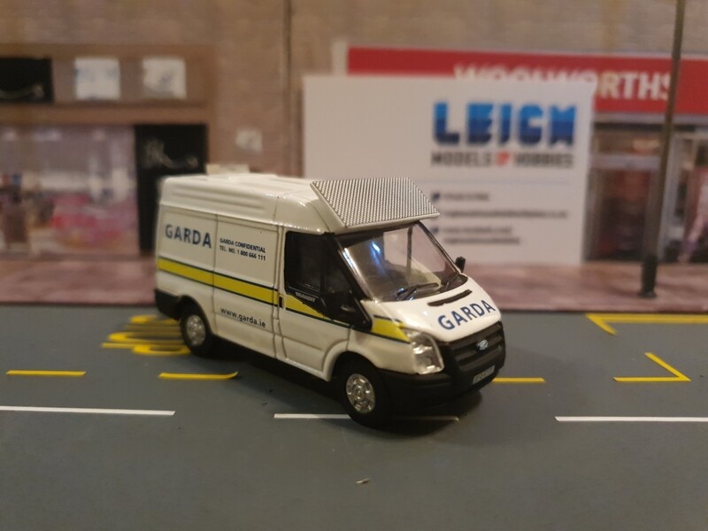 76FT007 - Ford Transit SWB Medium Top Garda with Leigh Models and Hobbies Light Bar
